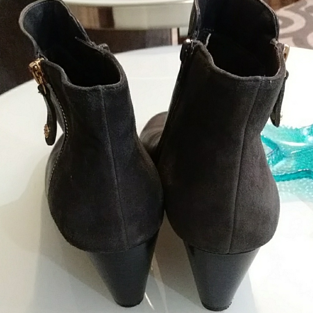 Isaac Mizrah Wedge Ankle Boot - image 3
